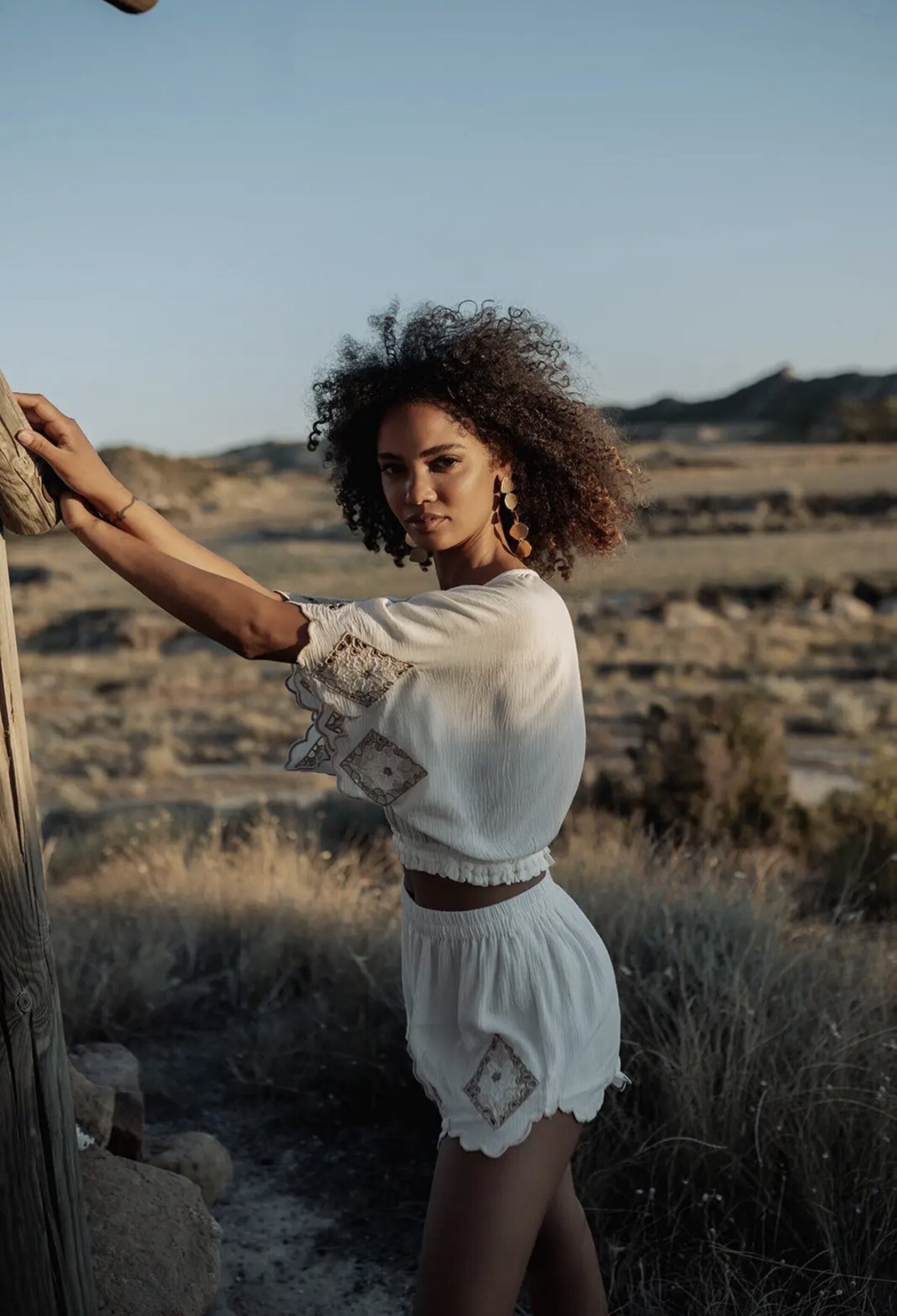 Conjunto blanco bordado Compte - 2